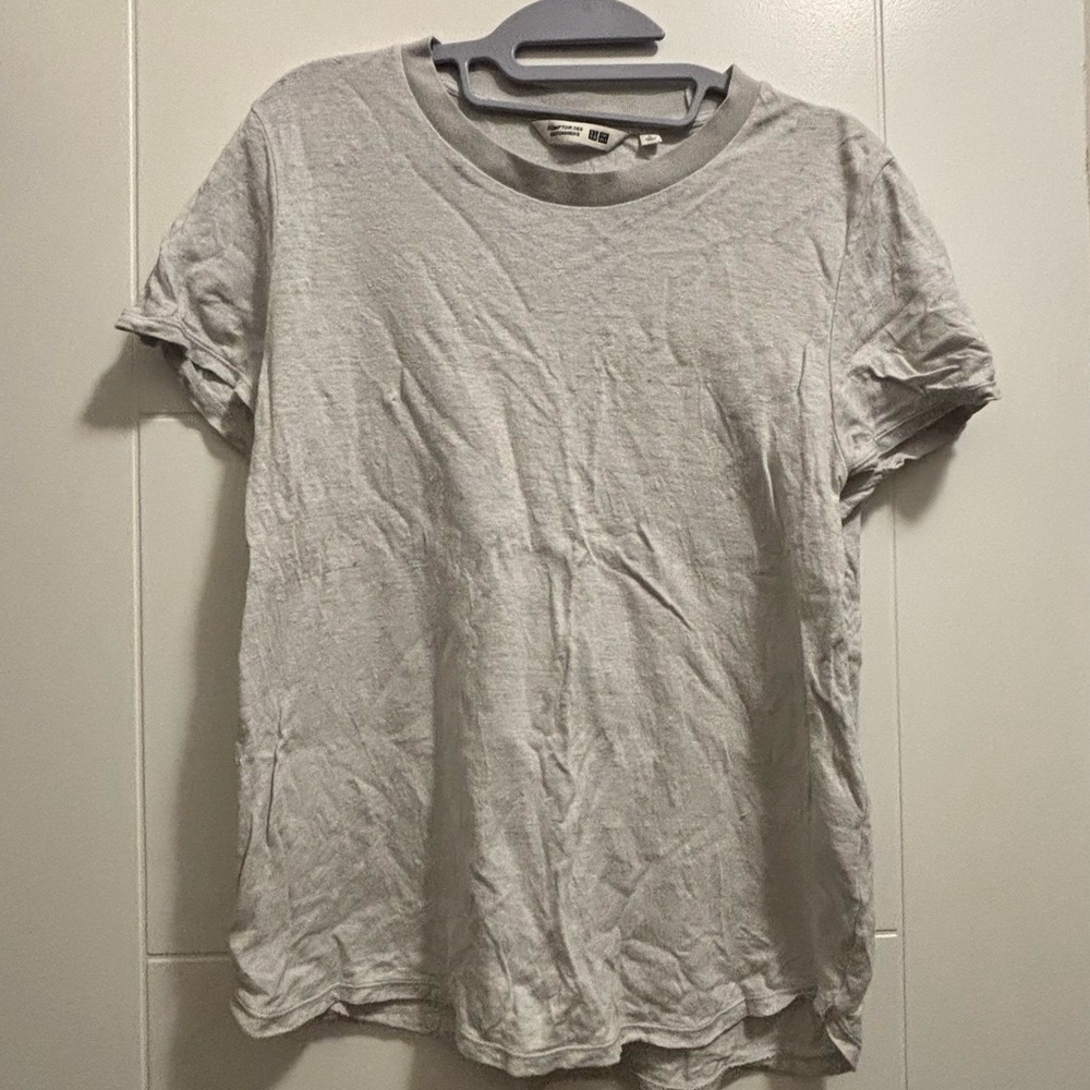 Uniqlo Light Gray Crew Neck Tee